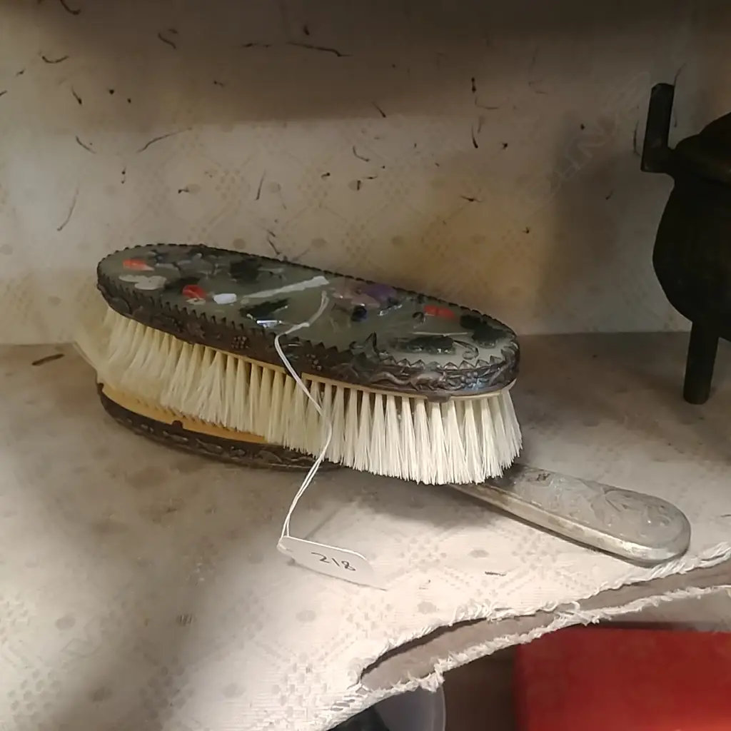 2 ORIENTAL SHANGHAI BRUSHES  Image 1++