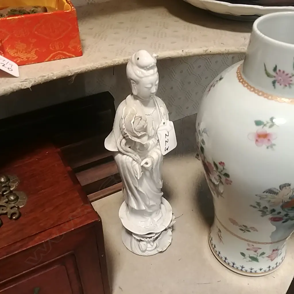 BLANC DE CHINE FIGURE Image 1++