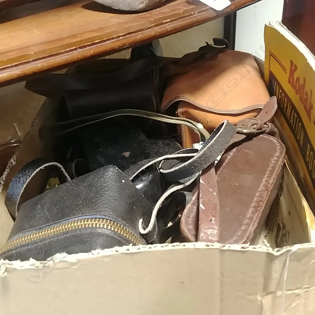 BOX VINTAGE CAMERAS Image 1++