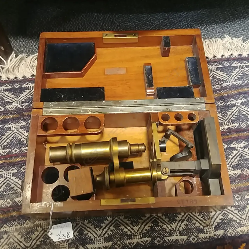 BOXED ANTIQUE MICROSCOPE  Image 1++