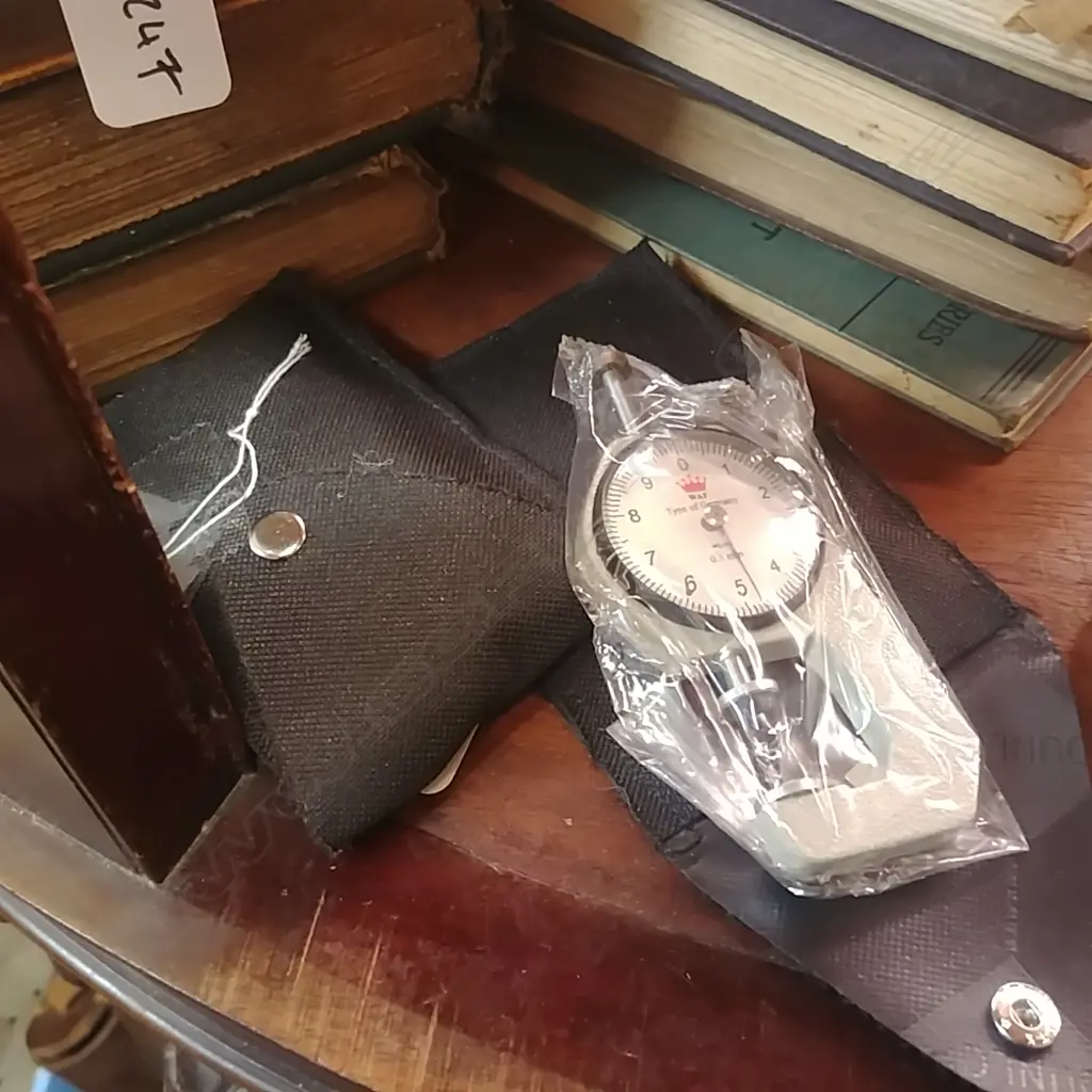2 X ENGINEER'S SMALL  MECHANICAL CALIPERS   Image 1++