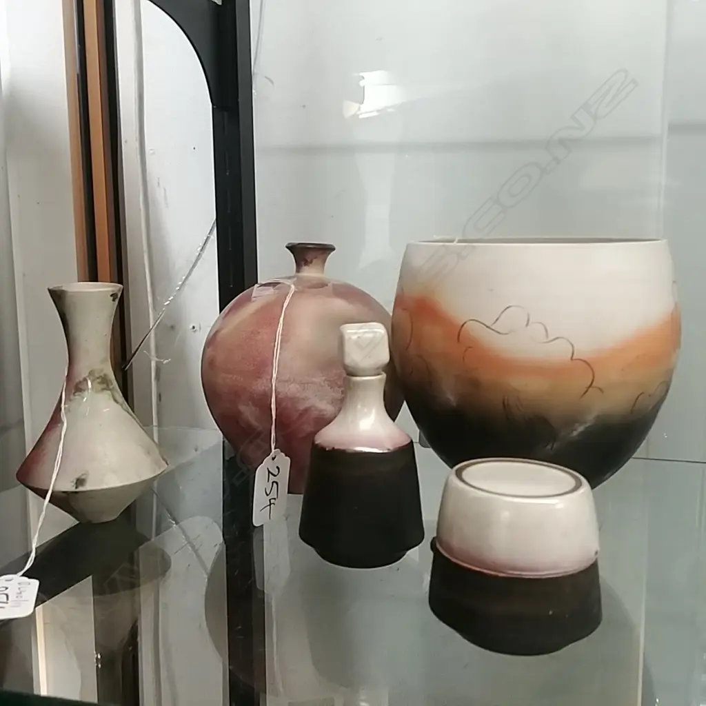 CECILLIA PARKINSON POTTERY+ OTHERS x5 Image 1++
