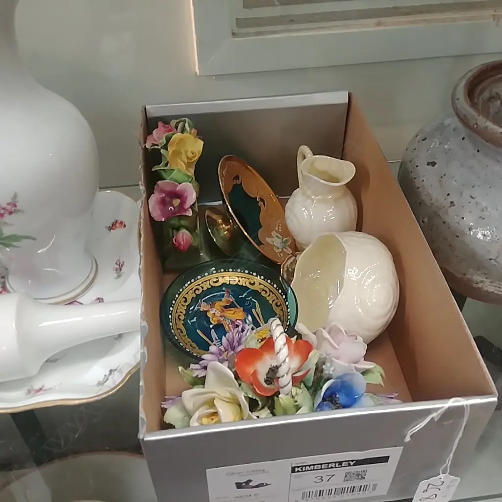 SMALL BOX COLLECTABLE CHINA &  GLASS Image 1++
