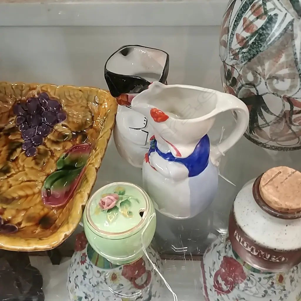 PR OF NOVELTY MILK JUGS+WINTON POT Image 1++