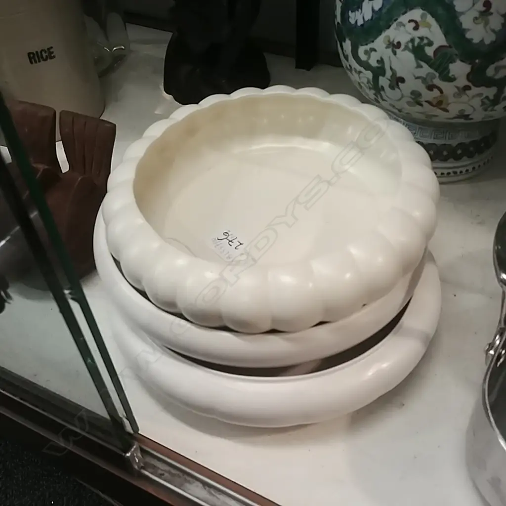 2 CROWN  LYNN BOWLS + FLAIR POTTERY  BOWL Image 1++
