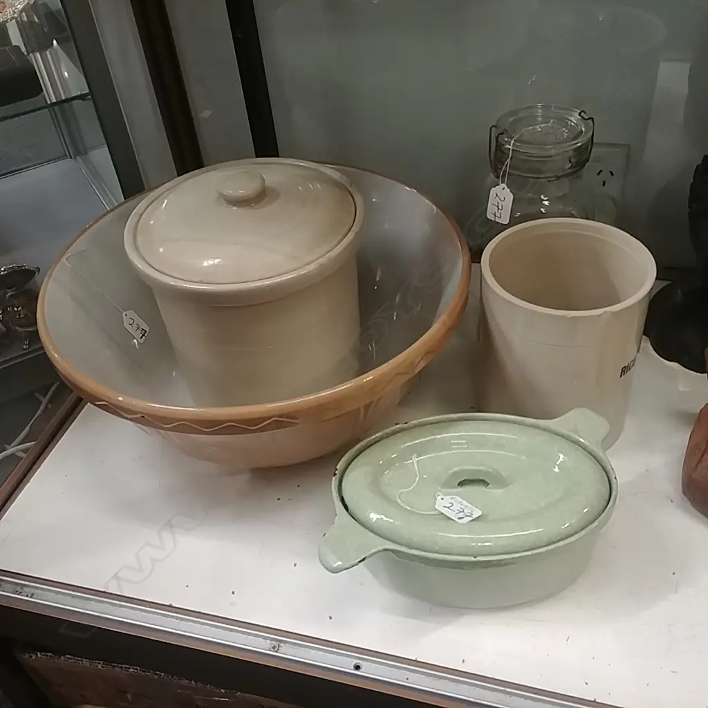 ENGLISH ,IXING BOWL/CROCKS/ENAMEL POT+AGEEJAR Image 1++