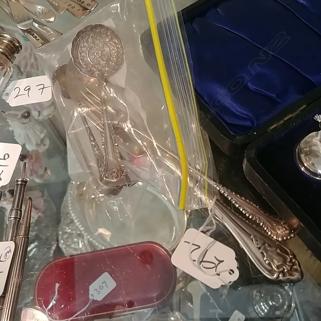 6 SILVER FLATWARE PCES. Image 1++