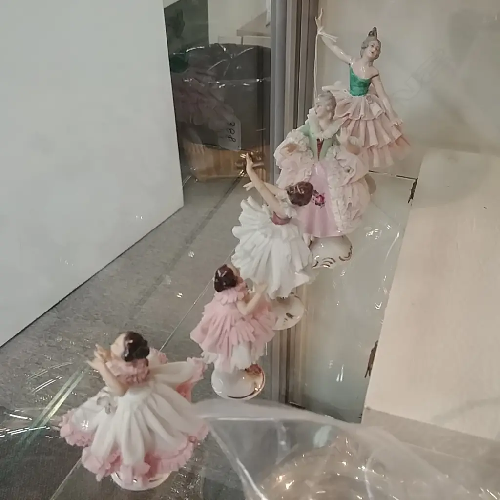 5 DRESDEN  FIGURINES Image 1++