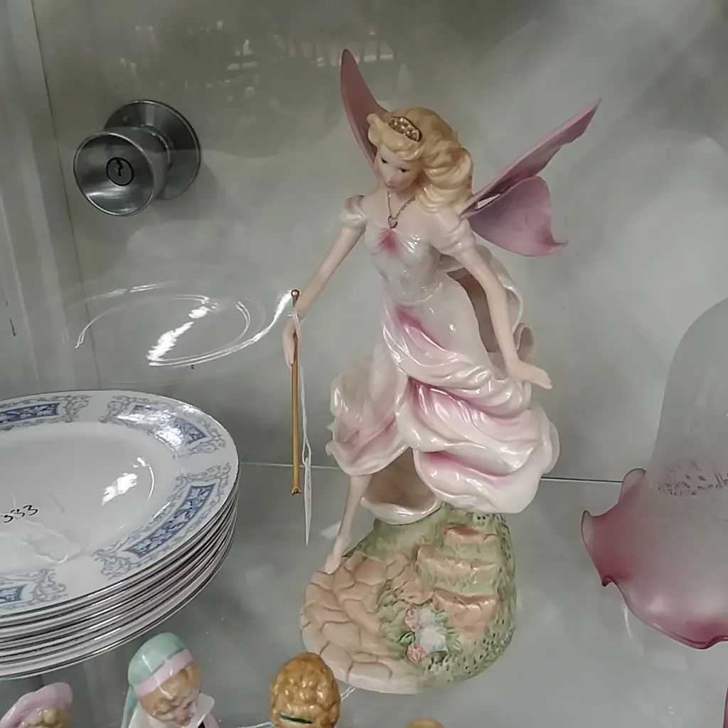 F/MINT FIGURE OF THE FAIRY PRINCESS Image 1++