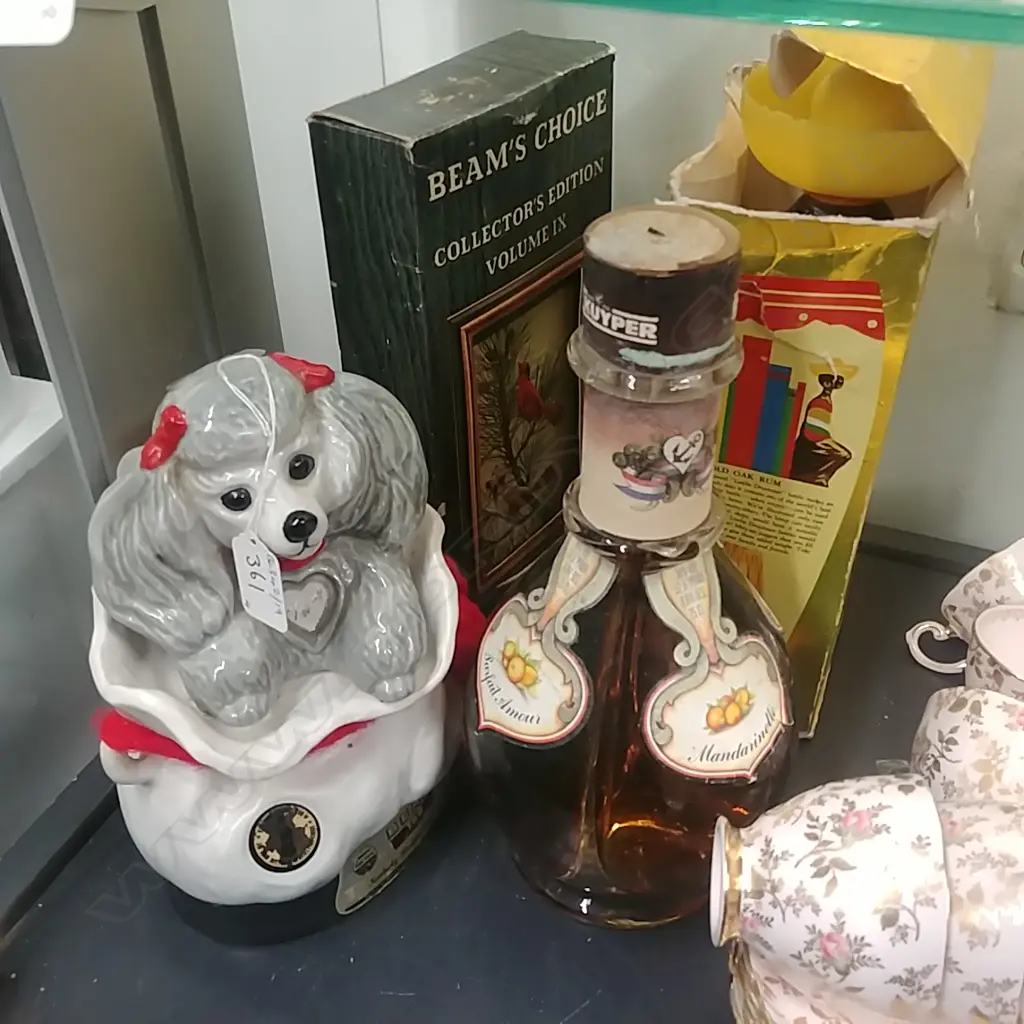 4 DECANTERS  Image 1++