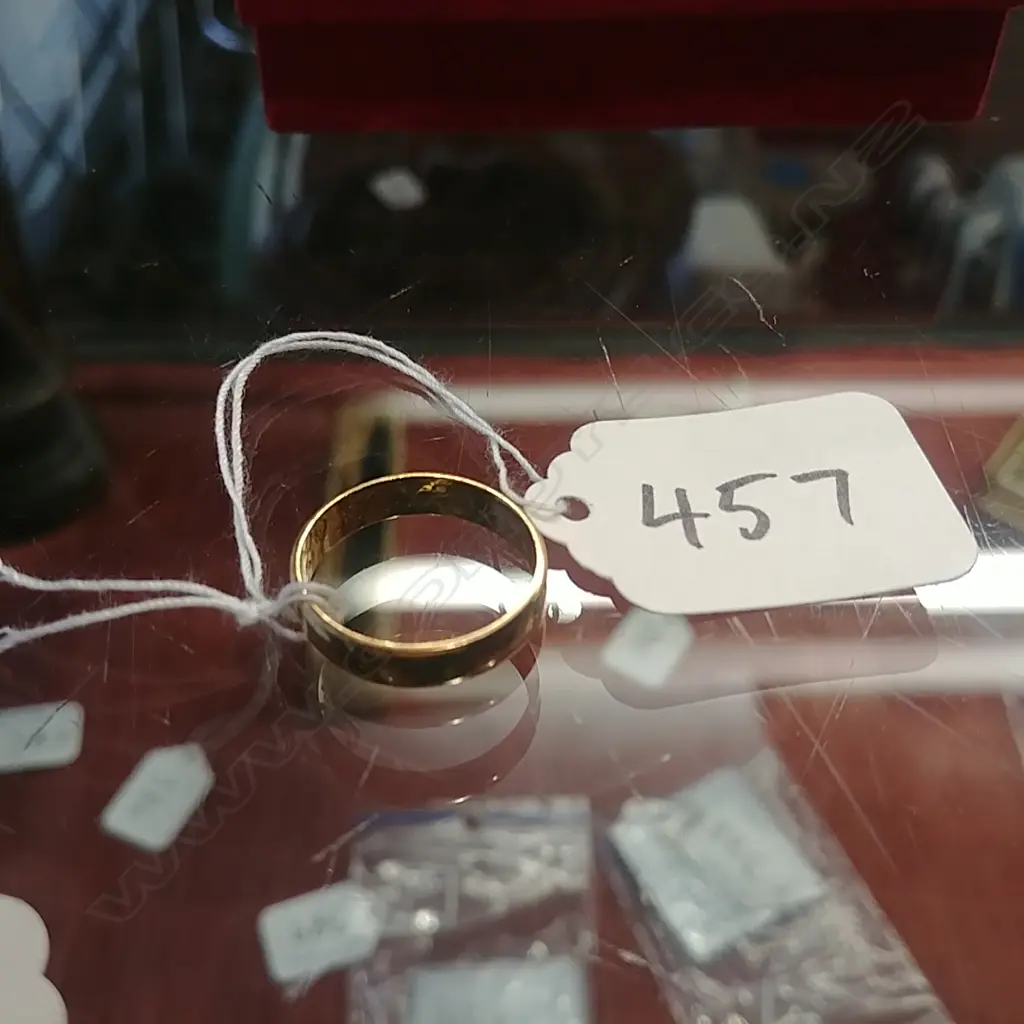 18ct GOLD BAND  3.7gm Image 1++