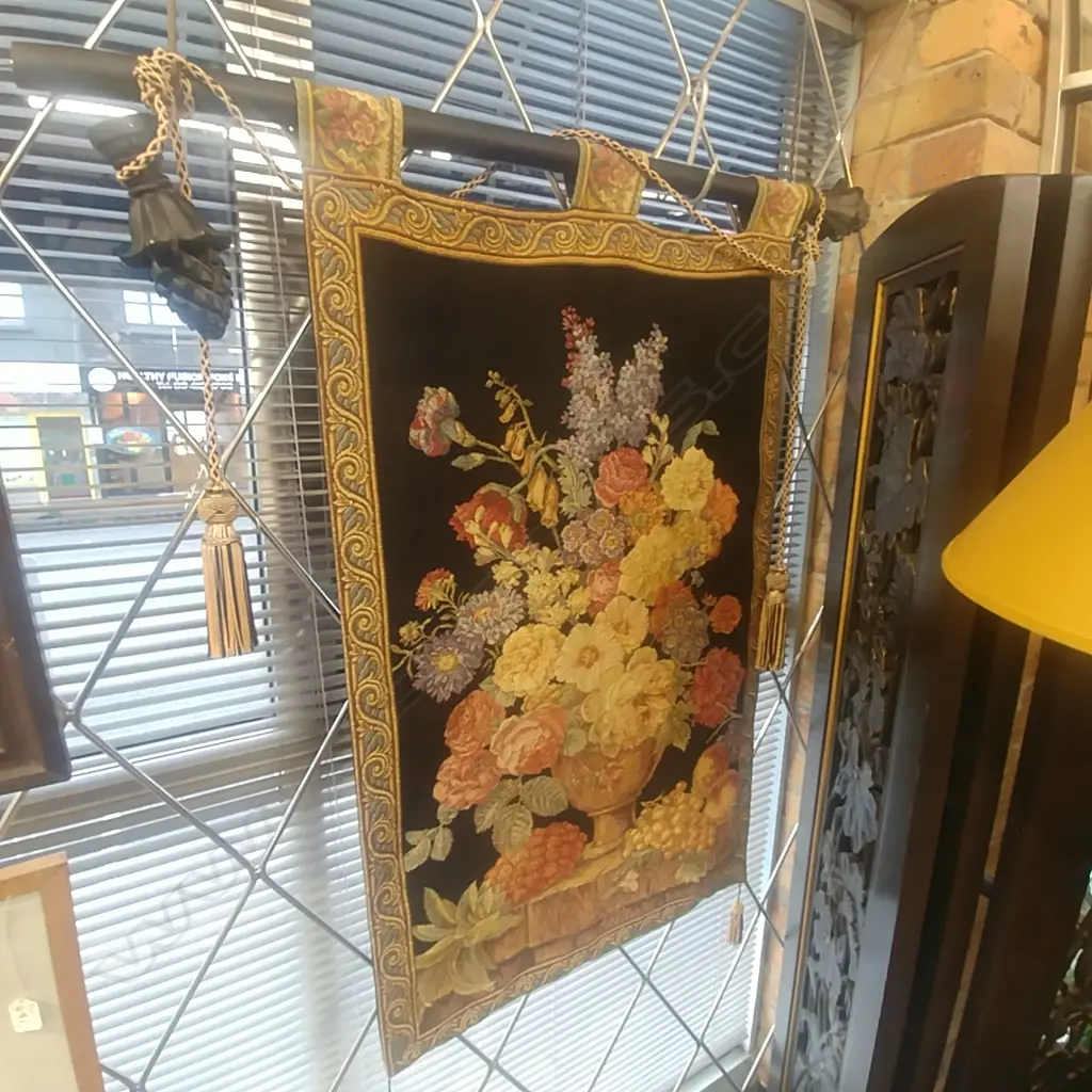WALL HANGING TAPESTRY Image 1++