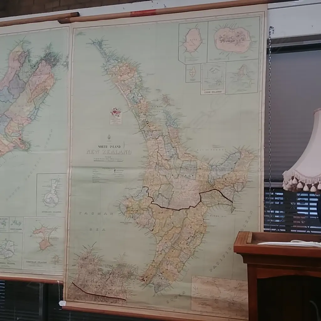 LARGE VINTAGE MAP OF NORTH ISLAND Image 1++