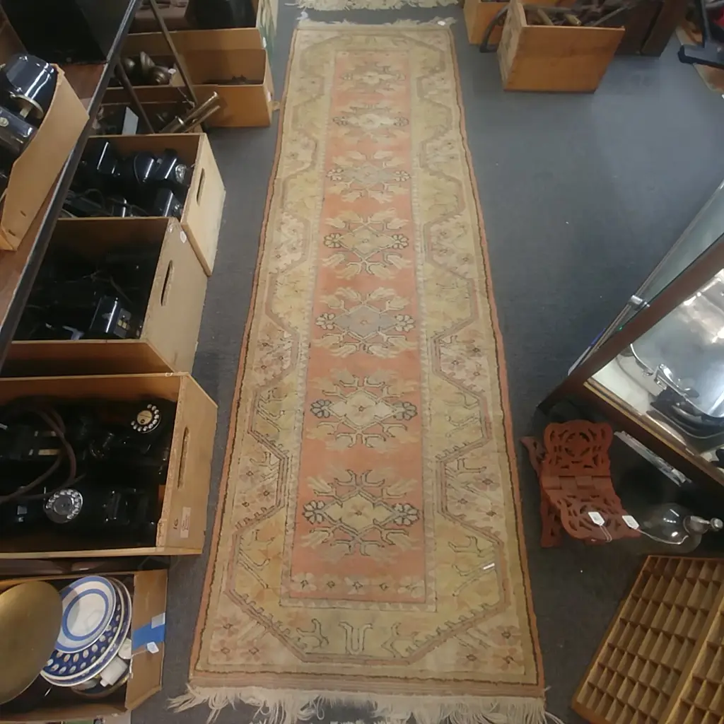 HAND KNOTTED TURKISH RUNNER Image 1++