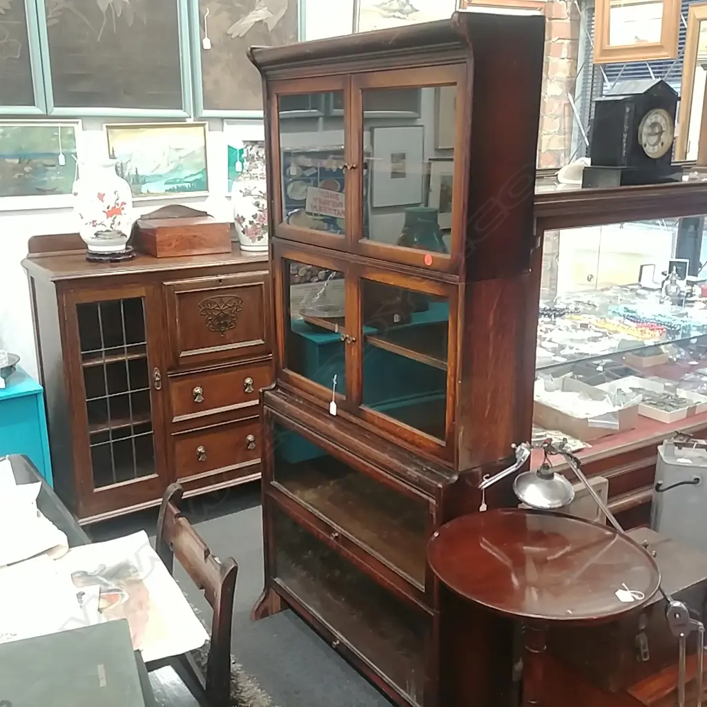 AN OAK GLOBE WERNICKE TYPE BOOKCASE Image 1++