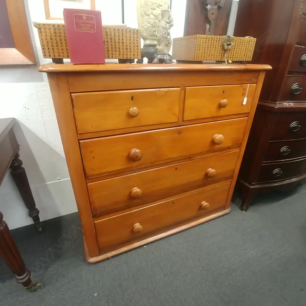 KAURI COLONIAL 5 DRAWER CHEST Image 1++