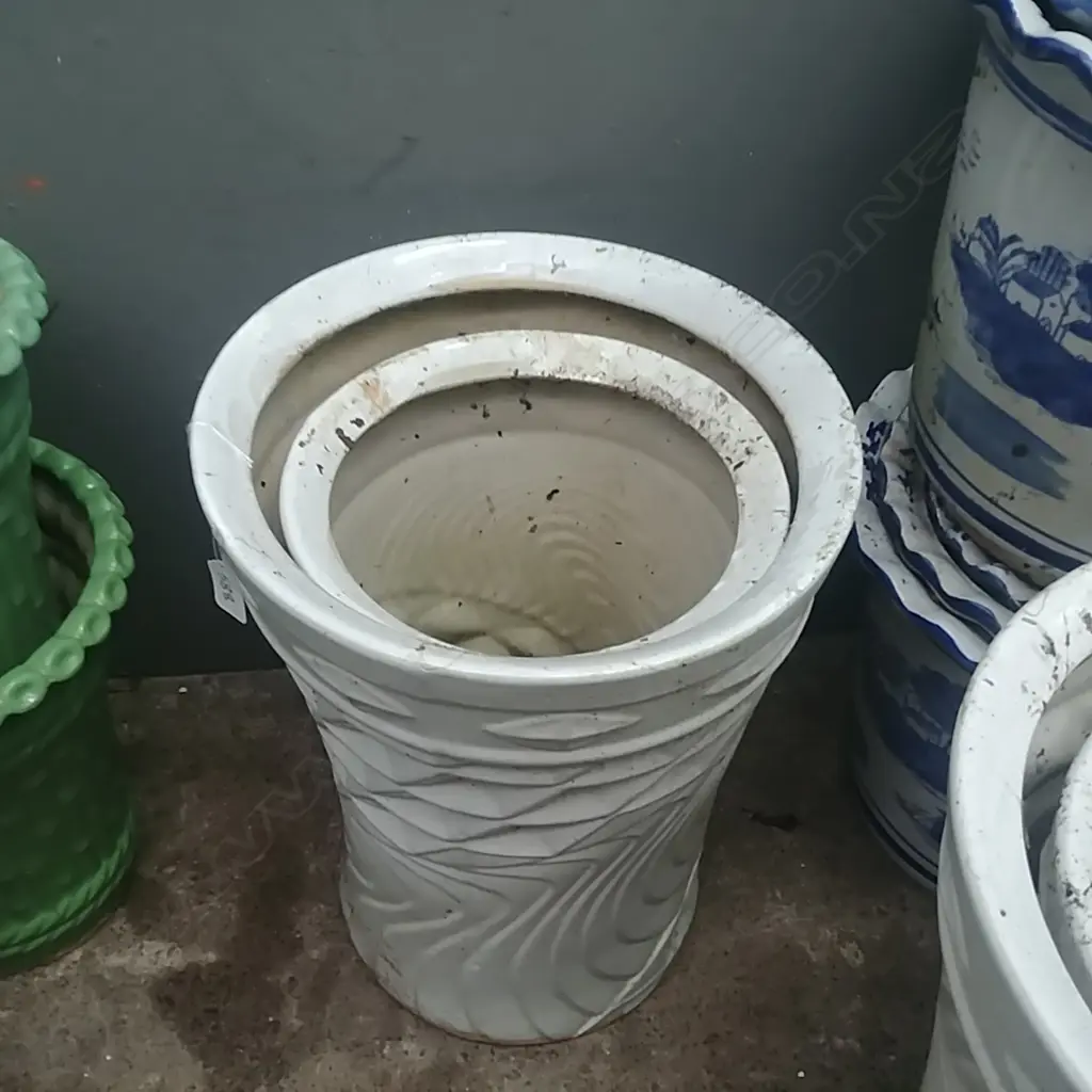 1 SML + 1 MED WHITE PLANT POT Image 1++