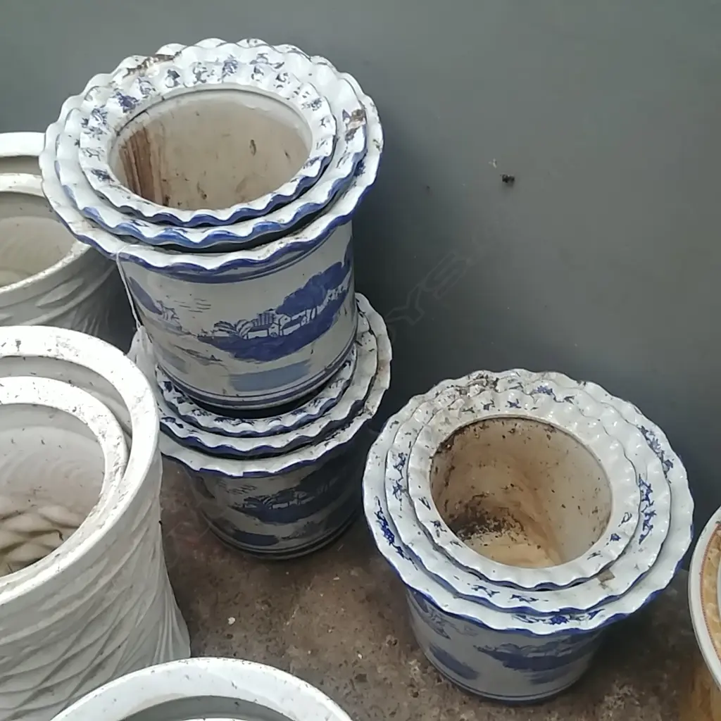 3 SETS OF 3 GRADUATED B&W PLANT POTS (9) Image 1++