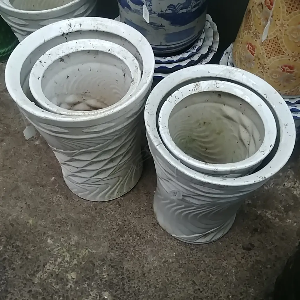 2 SML + 2 MED WHITE PLANT POTS (4) Image 1++