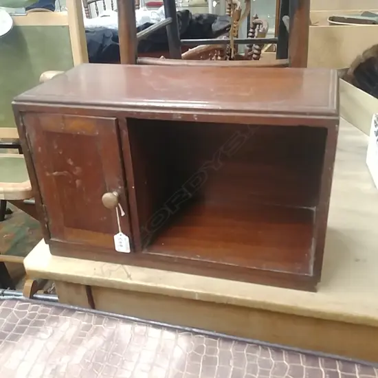SMALL CUPBOARD