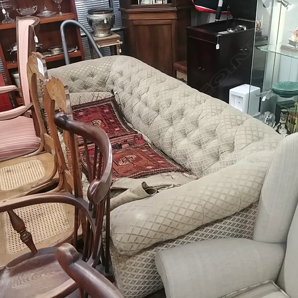 LONG VICT SOFA Image 1++