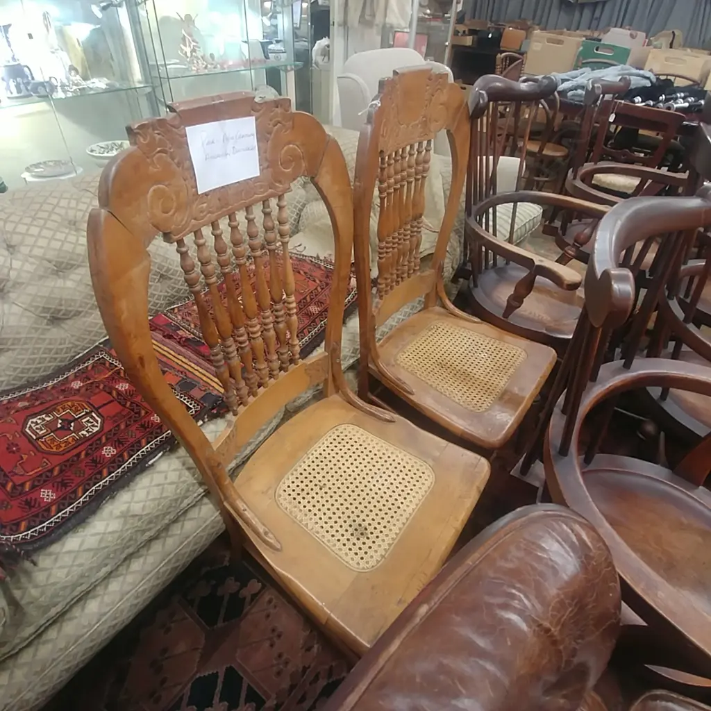 PR AMERICAN SPINDLEBACK CHAIRS Image 1++