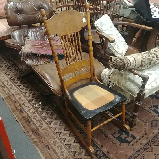 COLONIAL ROCKER