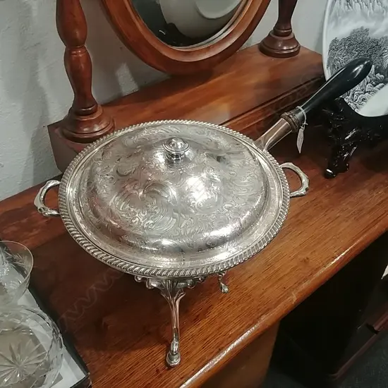 CHAFING DISH