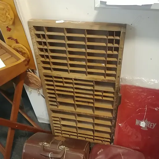 TYPE TRAY 