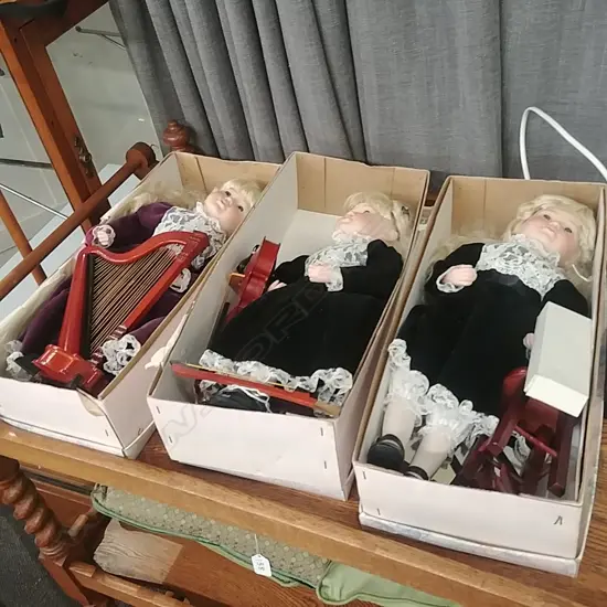 3 CHINA DOLLS