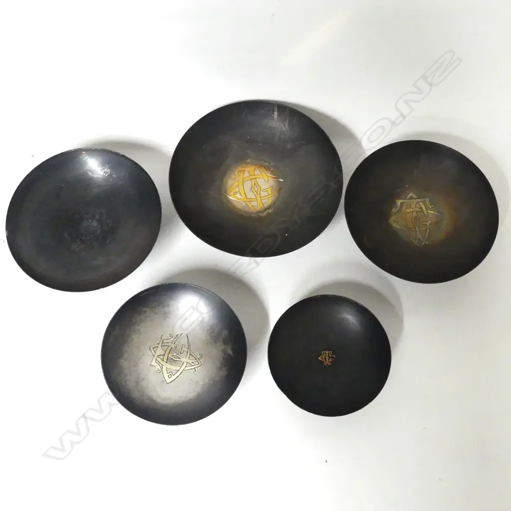 A Japanese silver and gold trophy Image 1++