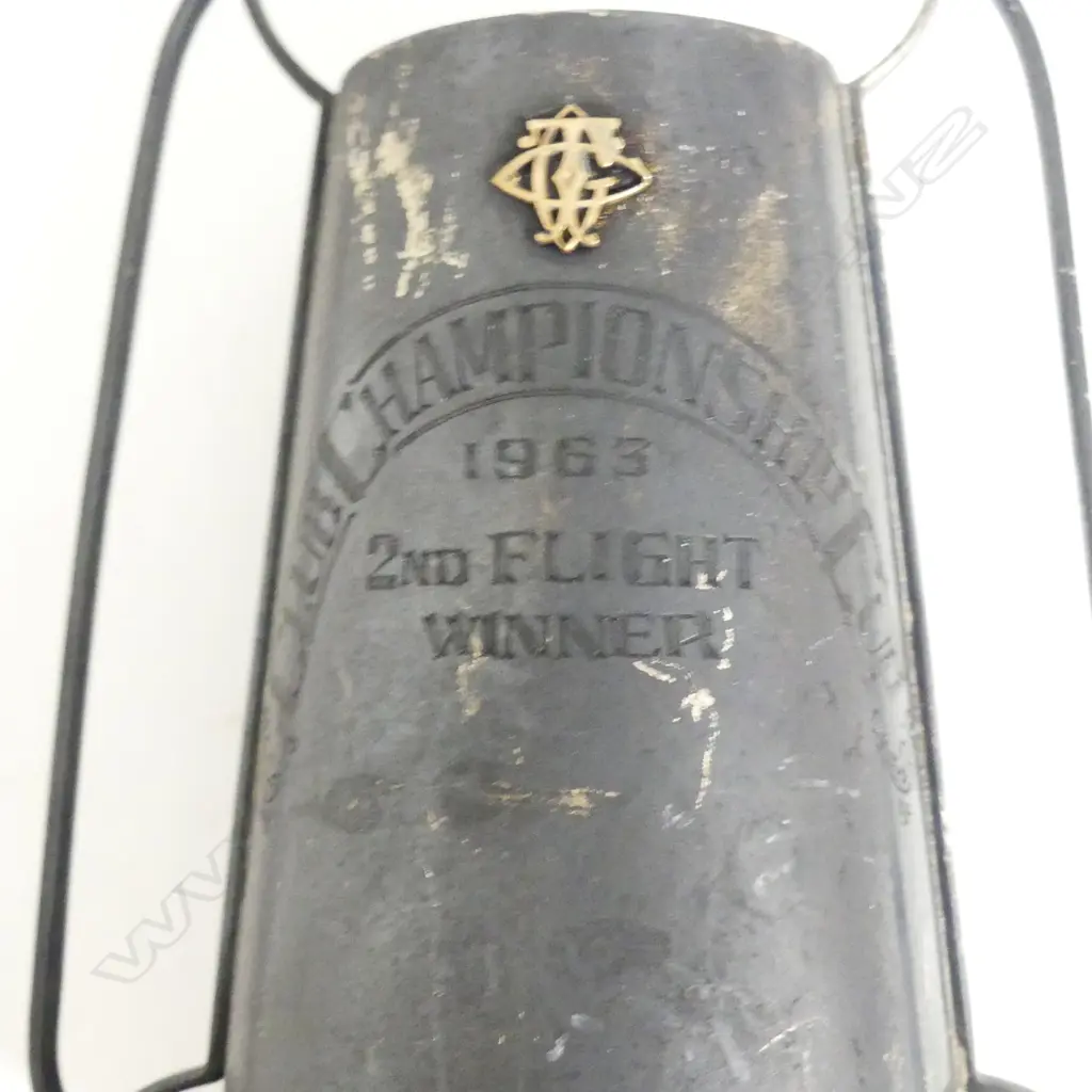 A Japanese silver and gold trophy Image 1++