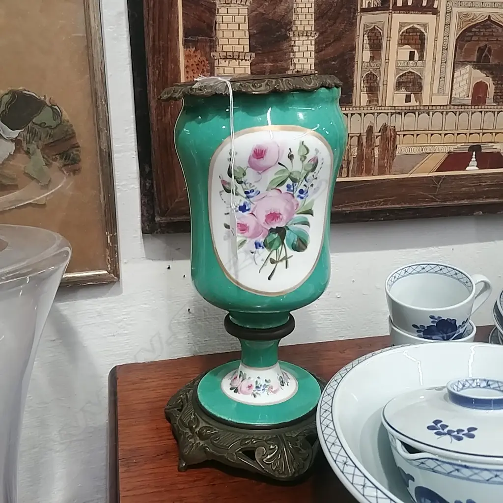 19THC PORCELAIN URN VASE Image 1++