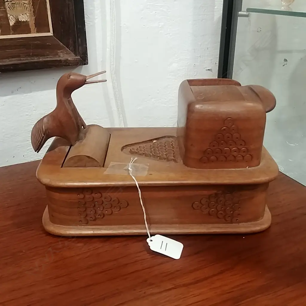 WOODEN NOVELTY CIGARETTE DISPENSER Image 1++