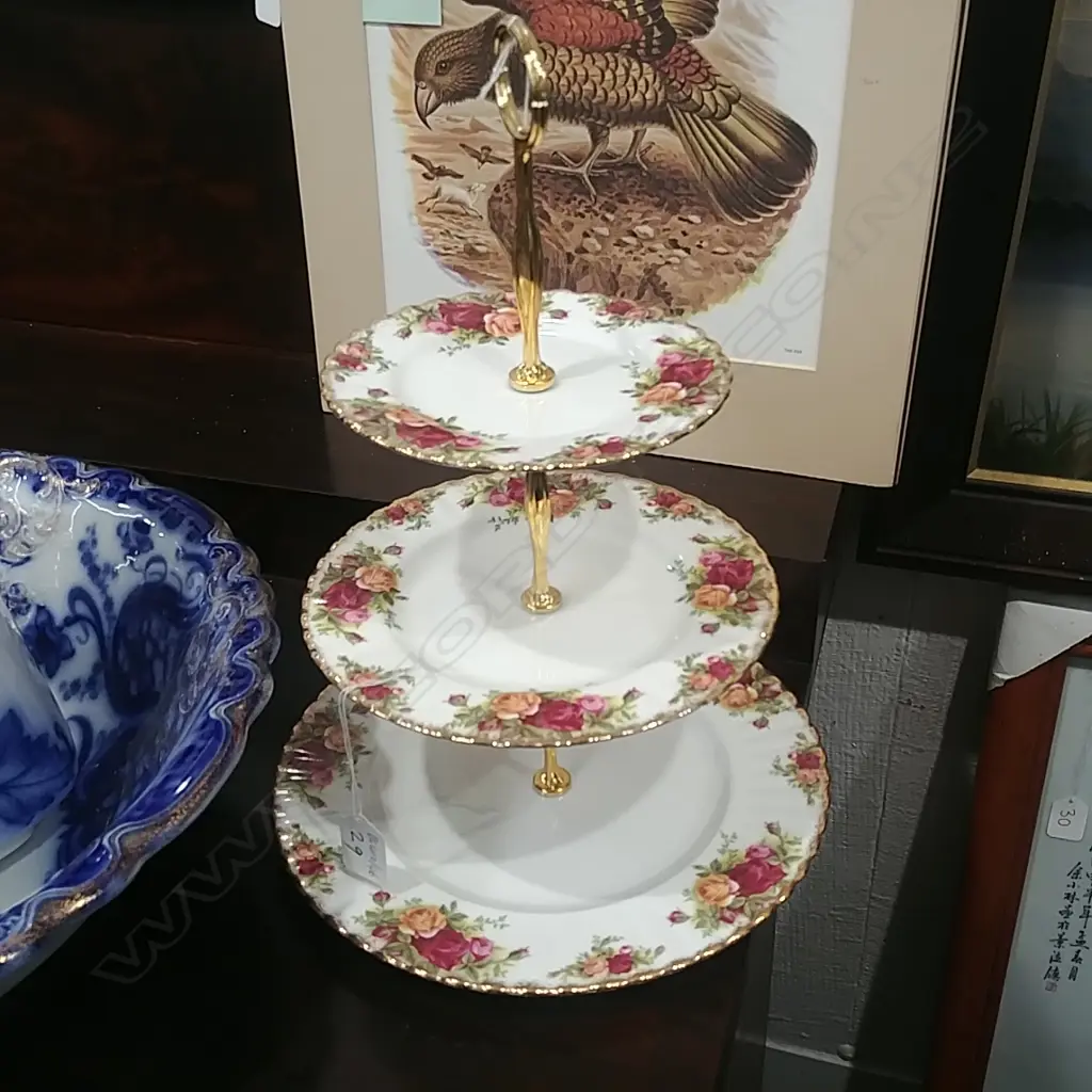 R ALBERT OCR 3 TIER CAKE STAND Image 1++