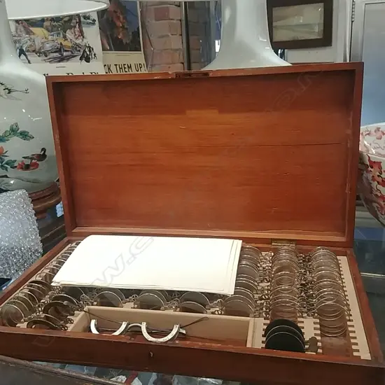 OPTICIANS CASE