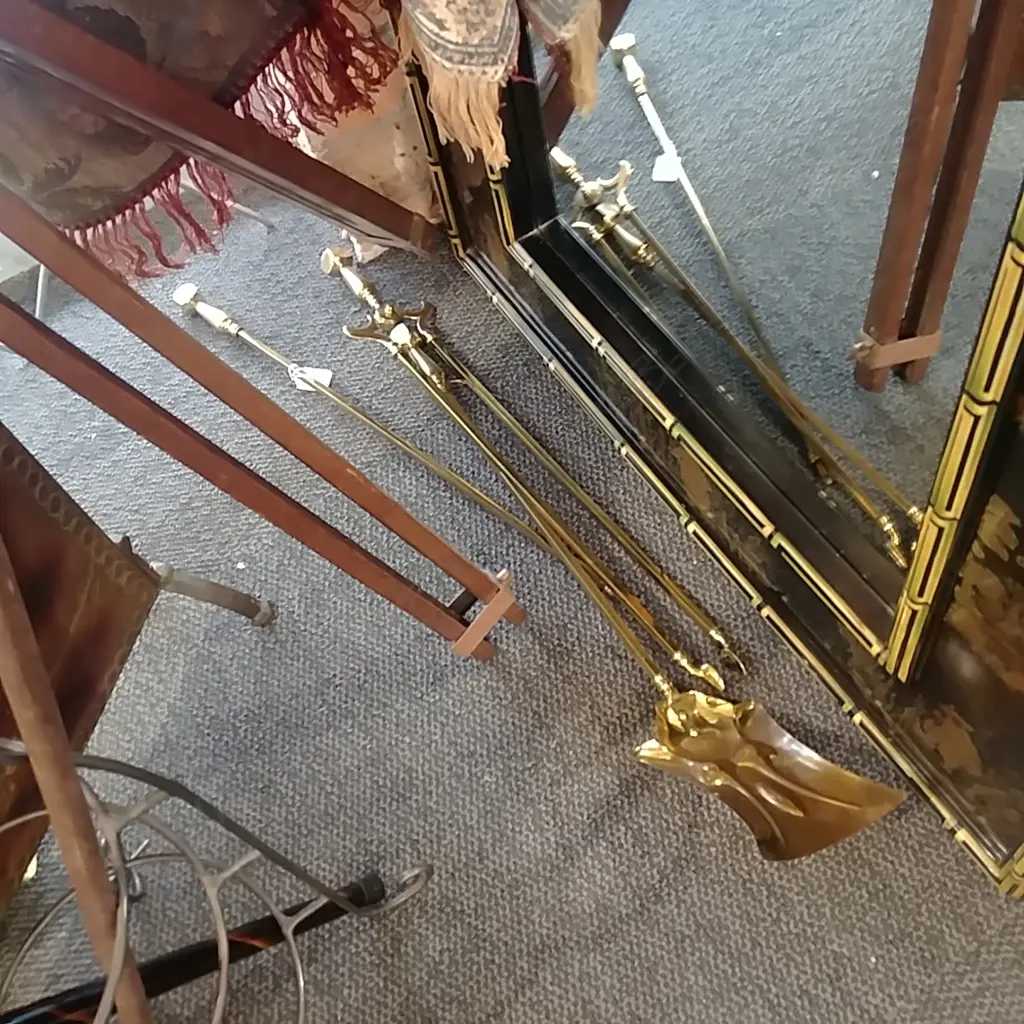 3 PC BRASS FIRESIDE SET Image 1++