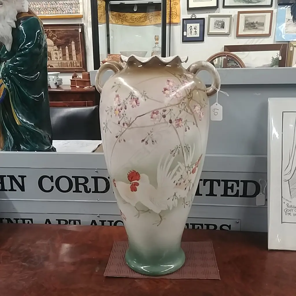 LATE VICTORIAN VASE Image 1++