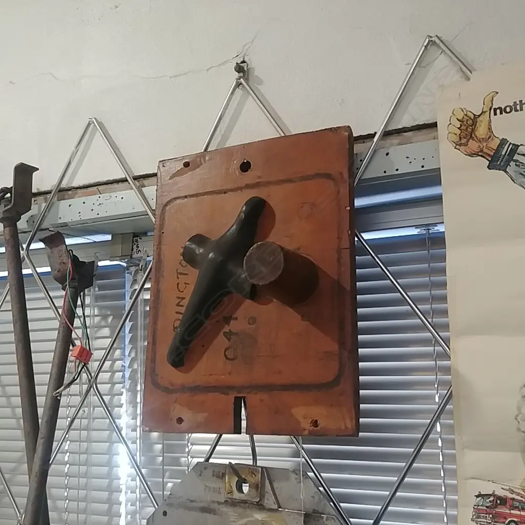 WOODEN TOOL MOULD Image 1++