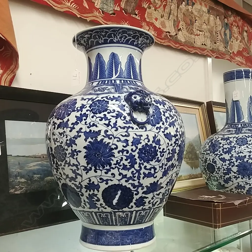 LARGE CHINESE B&W VASE  Image 1++