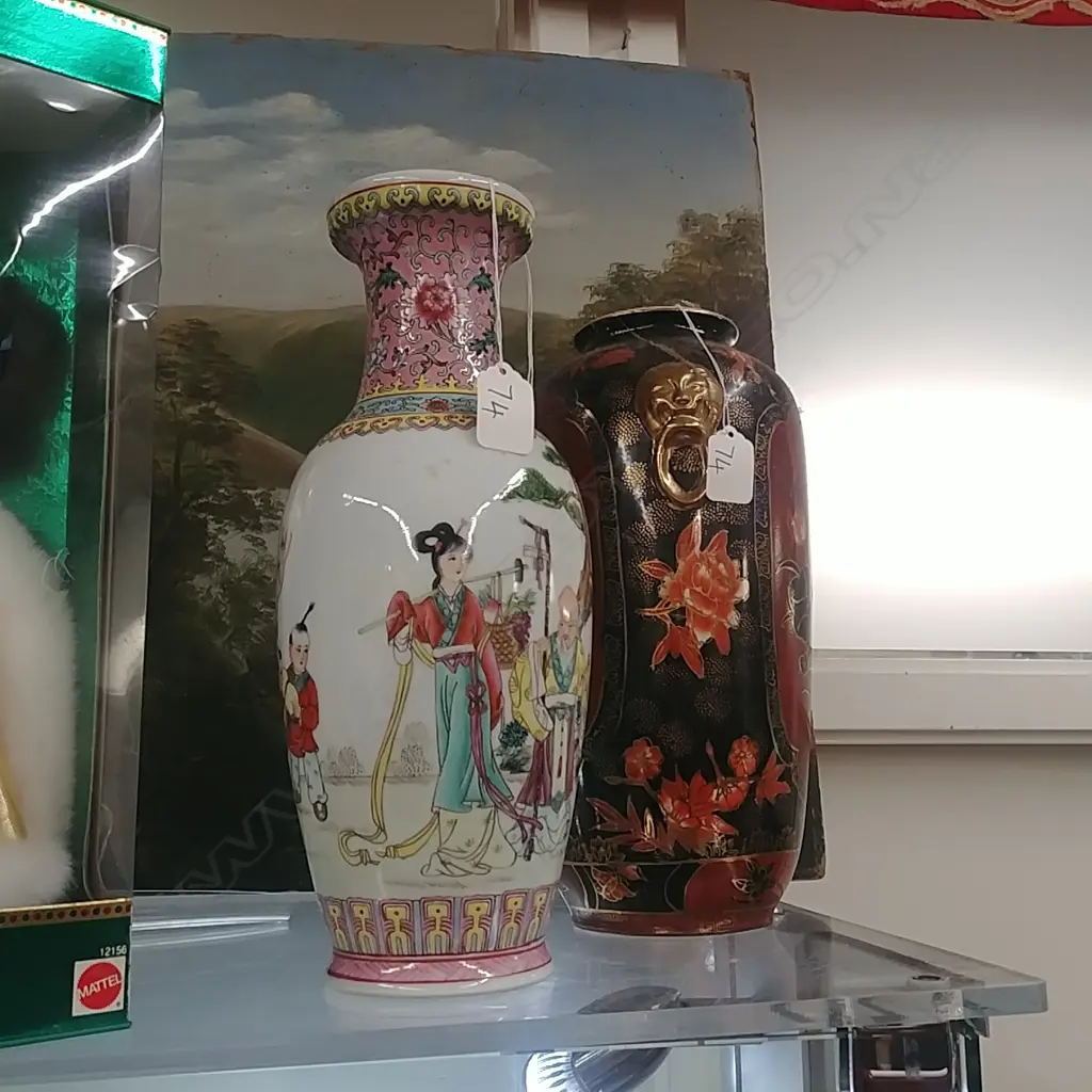CHINESE CERAMIC VASE + FAMILLE ROSE VASE Image 1++