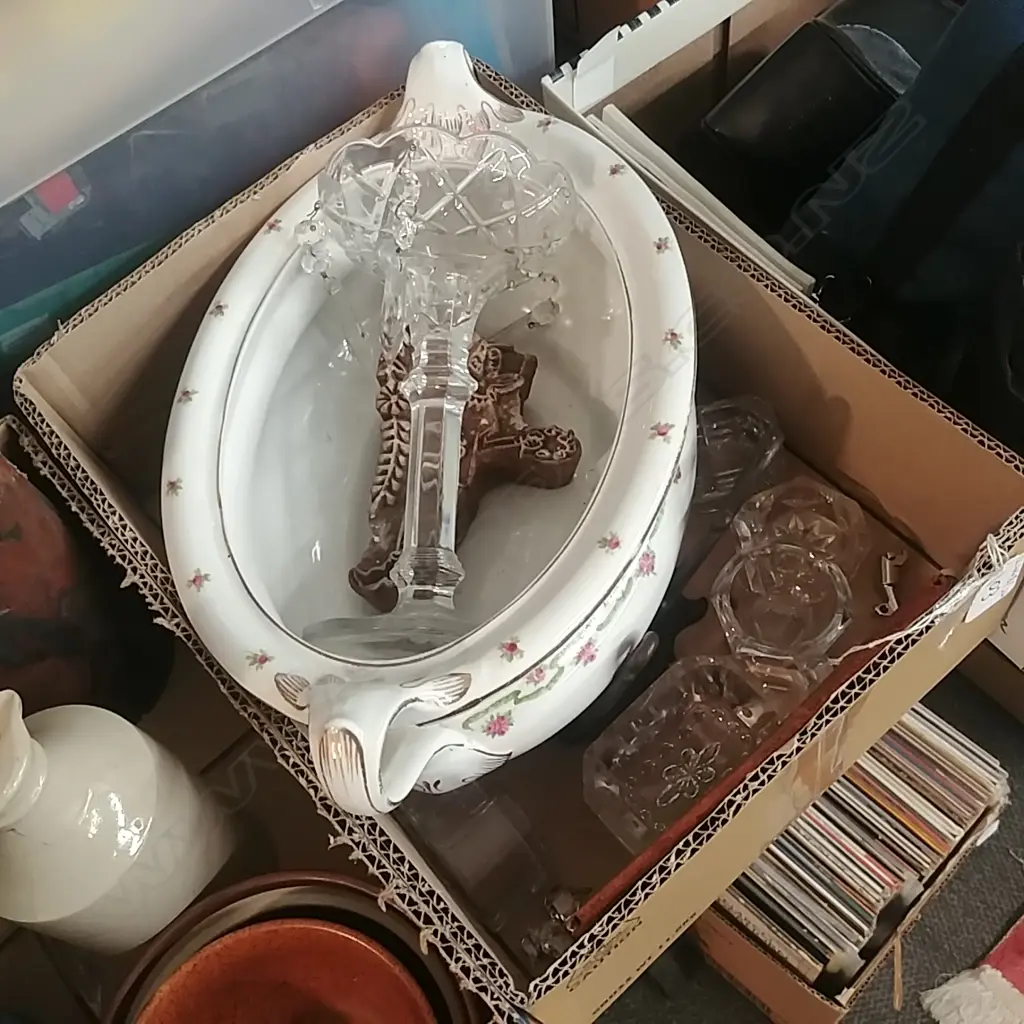 LOT ASST GLASS/C/SAUCERS TUREEN ETC Image 1++