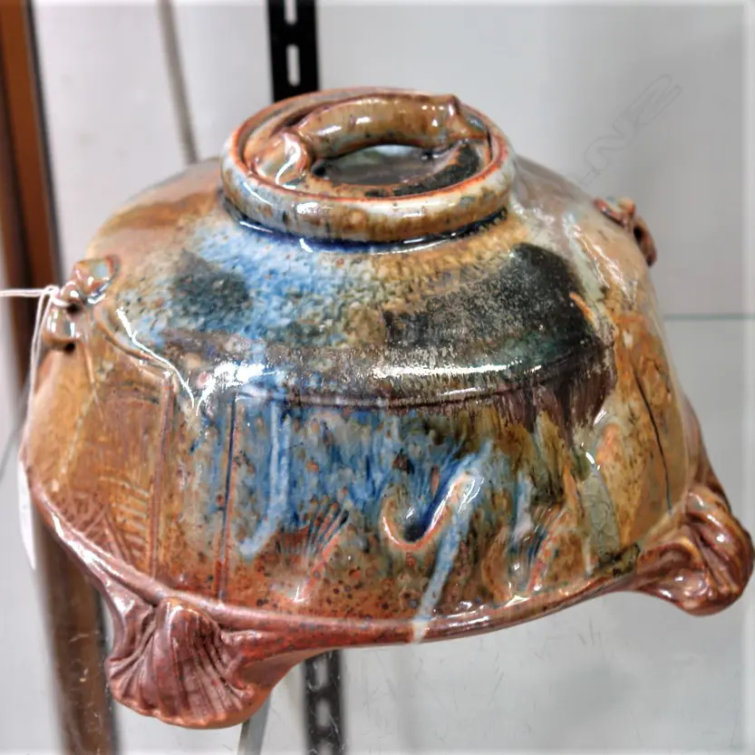 MICHAEL O'DONNELL TARARIKI POTTERY LIDDED WATER VESSEL Image 1++