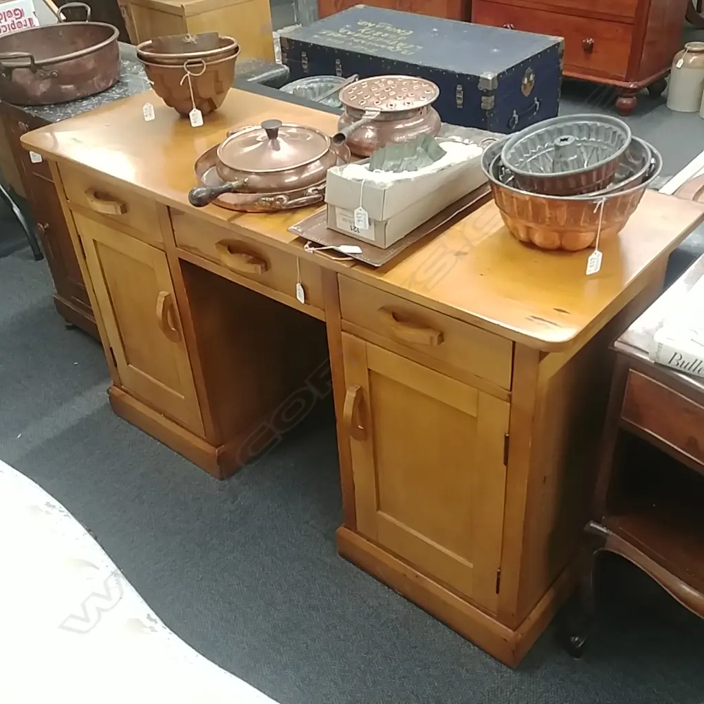 KAURI TWIN PEDESTAL DESK Image 1++