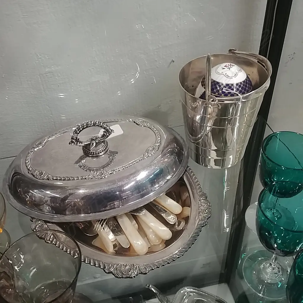 LOT EP ENTREE DISH/CUTLERY/ICE BUCKET+EGG  Image 1++