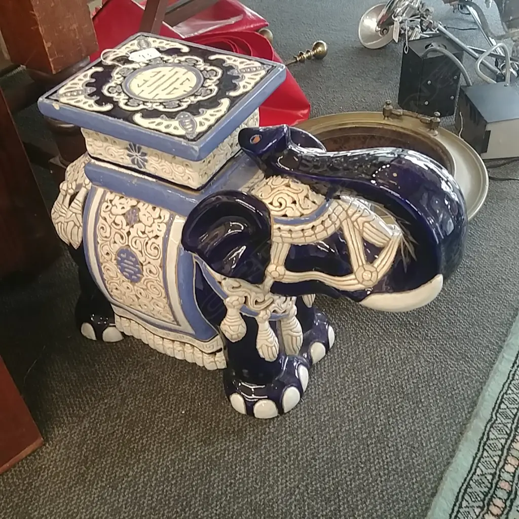 ELEPHANT STOOL Image 1++