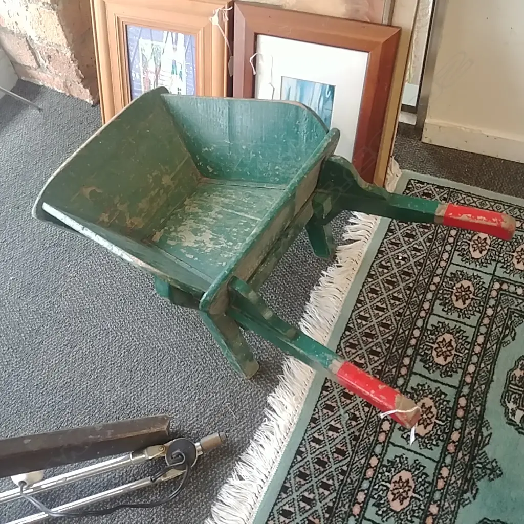 VINTAGE CHILD WHEEL BARROW Image 1++