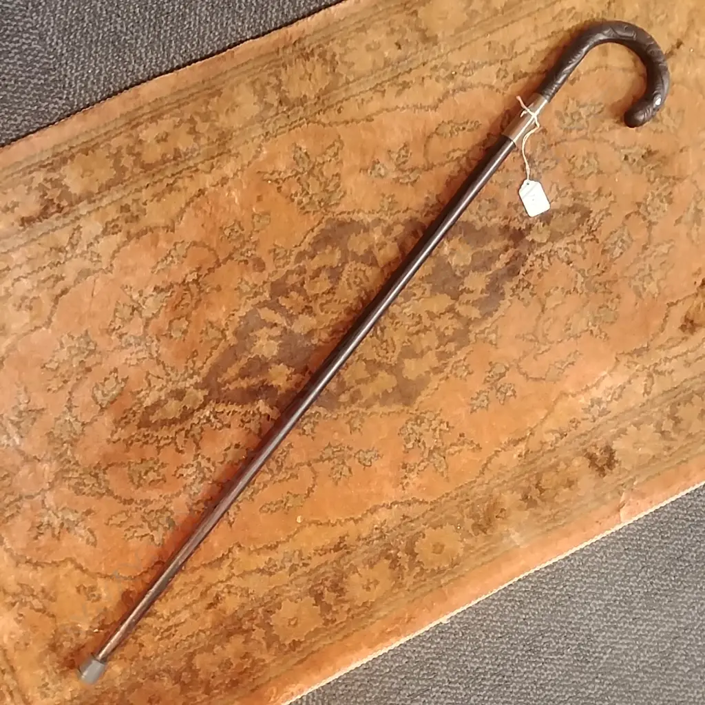 MAORI CARVED WALKINGSTICK Image 1++
