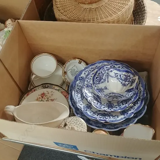COLLECTION OF CHINA; ROYAL ALBERT ETC