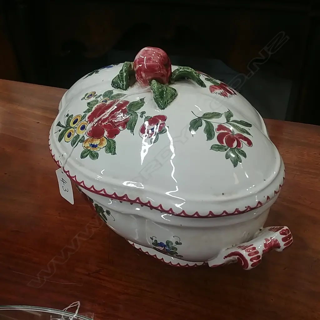 FRENCH COUNTRY SOUP TUREEN  Image 1++